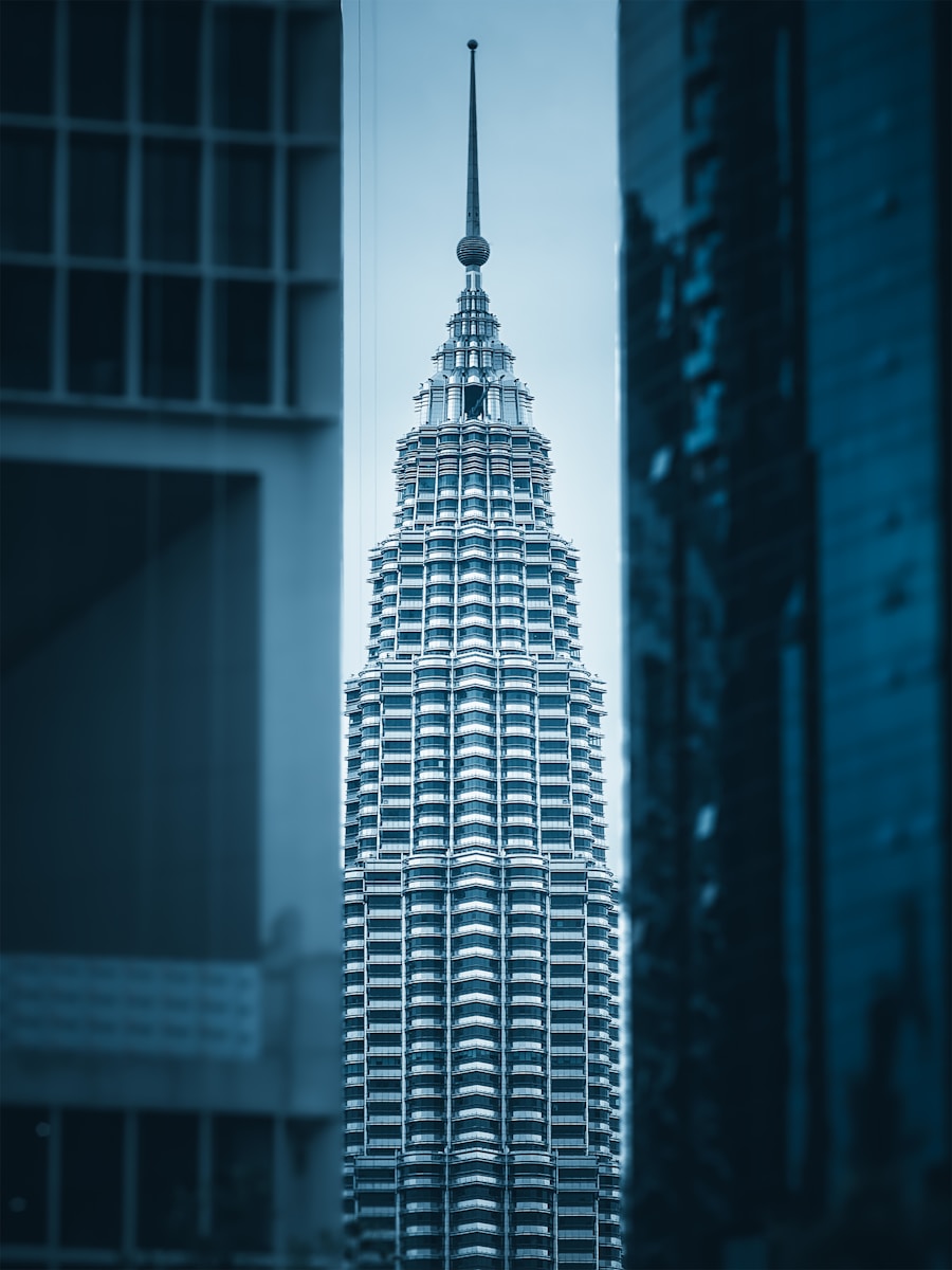 Challenging Forecasts: How Wrong Can the Fair Value Be in Stocks 2 A very tall building in the middle of a city